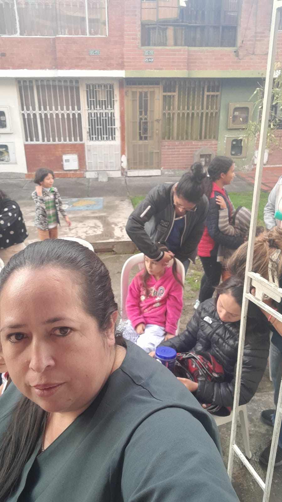 Charla comunitaria previa a jornada de peinado infantil, Fundación Rosas del Carmelo, Bogotá
